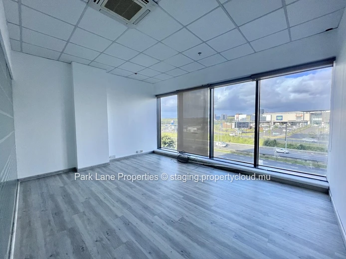 Modern 366 m² office space  in Ebene Cybercity – Prime business location