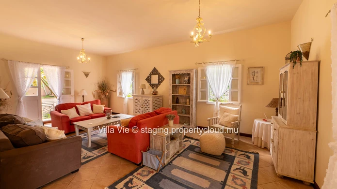 Beau Plan - Spacious 5-bedroom colonial house with swimming pool and big garden