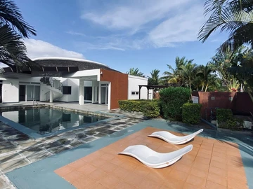 4 Bedroom Villa