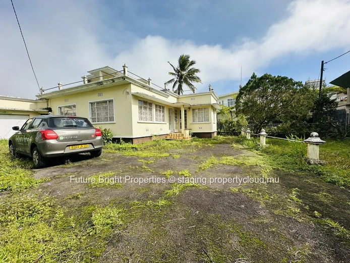 Individual House with Vast Potential in the Heart of Curepipe