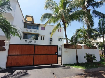 12 Bedroom Apartment