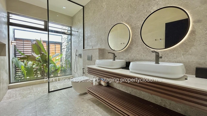 Elegant 3-Bedroom Villa for Rent in Golf Estate