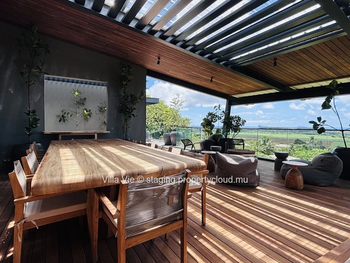 Belle Vue - Stunning 4-bedroom penthouse with a private swimming pool
