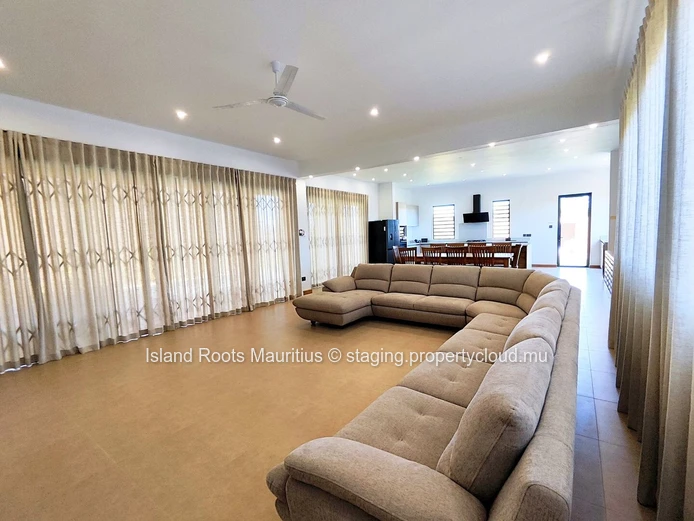 Prestigious 4-Bedroom Villa for Rent – Péreybère