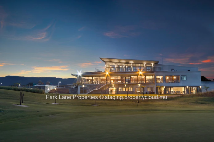 Superbe terrain de 4 250 m² à Avalon Golf Estate – vue et nature garanties avec du potentiel