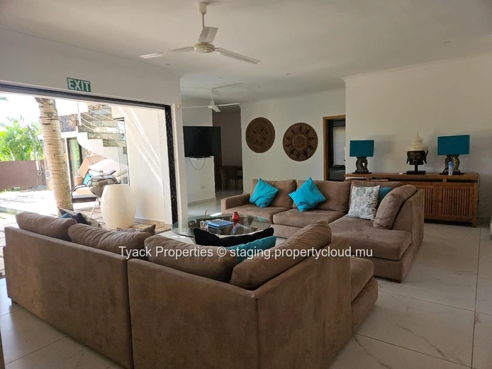 Luxury 4-Bedroom Villa for Sale in Pointe aux Biches – Near Beach
