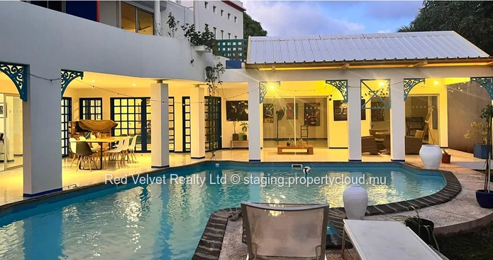 4-Bedroom Villa for Sale – 886m² Land | 350m² Build – Prime Location, Pereybere  | Rs (Negotiable)