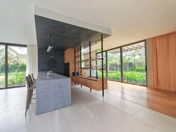 5 Bedroom Villa