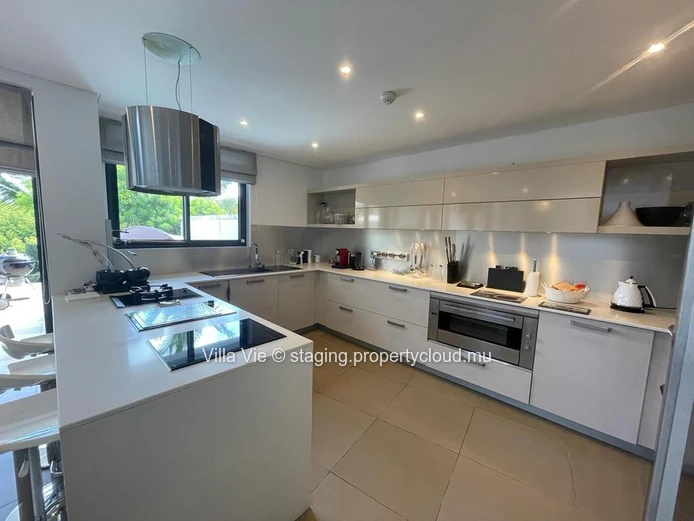 Azuri - 3-Bedroom Ensuite Duplex with Private Pool