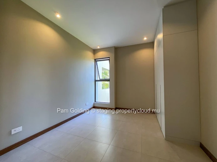 Appartement de 3 chambres en rez-de-jardin  à Pointe aux Cannoniers !