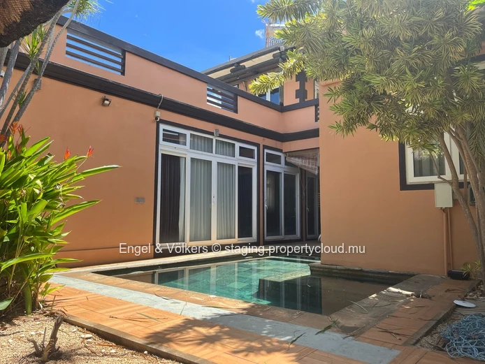 For sale -  Five-bedroom house in Albion