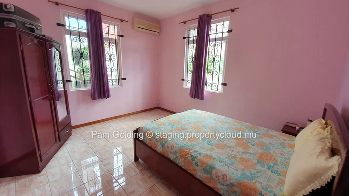 Spacious house close to the beach