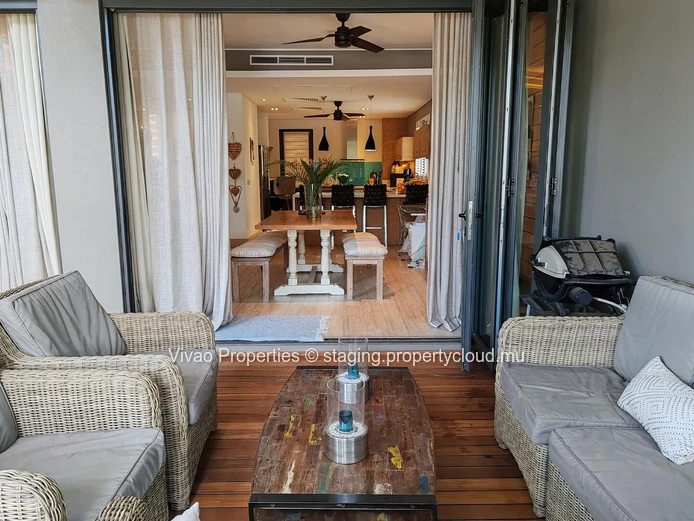 Luxury Duplex within Black River Marina offering Stunning Views.3 bedroom Fully Furnished, Private Mooring, Parking, ...