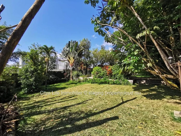 Luxurious Furnished House with Private Pool in Floréal - 560m² Living Area - Rs 120,000 rent