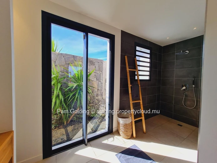 4-Bedroom Villa in Akasha Villas, Cap Tamarin – Private Pool & Coastal Views