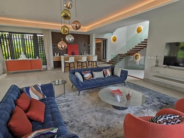 5 Bedroom Villa