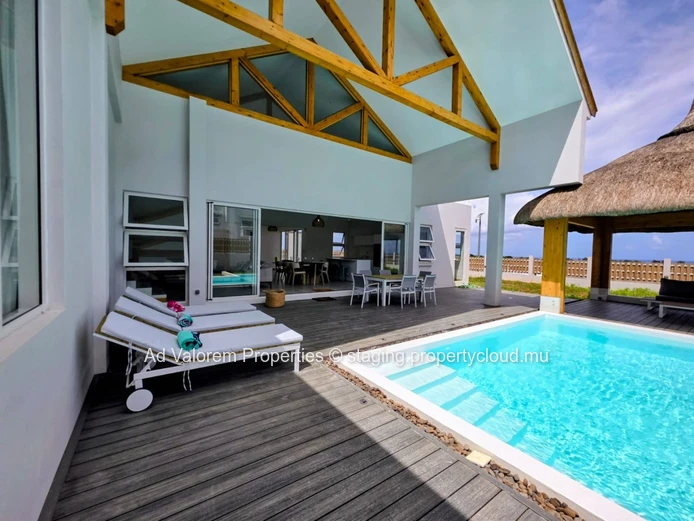 Stunning Dream Villa for Rent in Albion – 287 m²