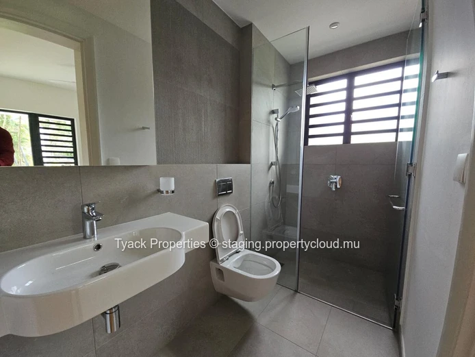 Elegant 3-Bedroom Apartment for Sale in Belle Vue Harel
