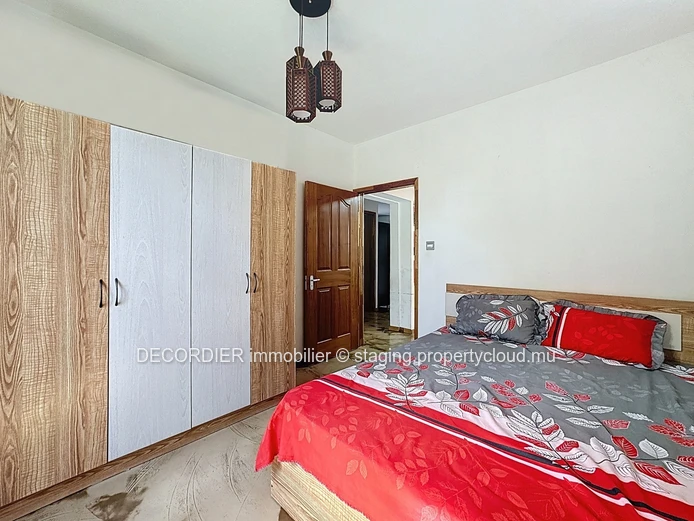 Spacious Contemporary House with Three Bedrooms