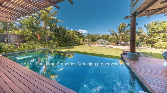 Sumptuous high end 5 bedroom villa in IRS Marina
