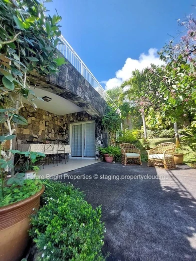 Luxurious Floréal Residence with Breathtaking Views and Stunning Entertainment Spaces
