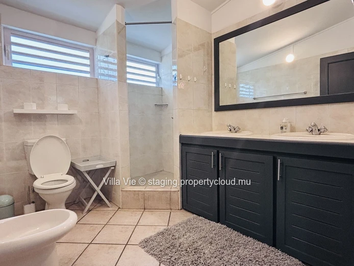 Cap Malheureux - Maison familiale de 3 chambres en-suite avec studio, piscine et accès mer