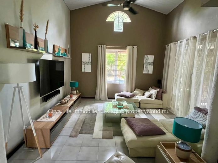 À Vendre : Superbe Maison de 4 Chambres à Tamarin – Rs