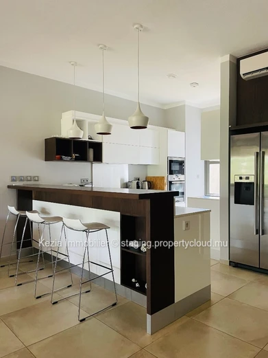 Contemporary Apartment With Pool And Private Garden