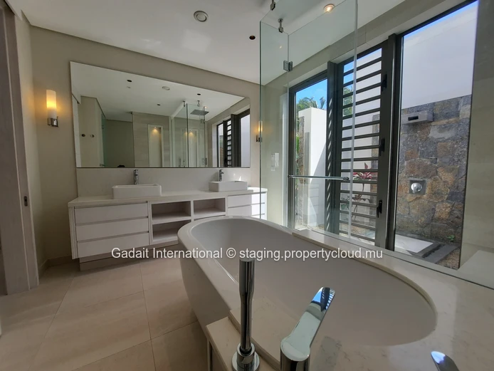 Superb villa for Rent - 4 bedrooms with Golf View | Anahita Beau Champ