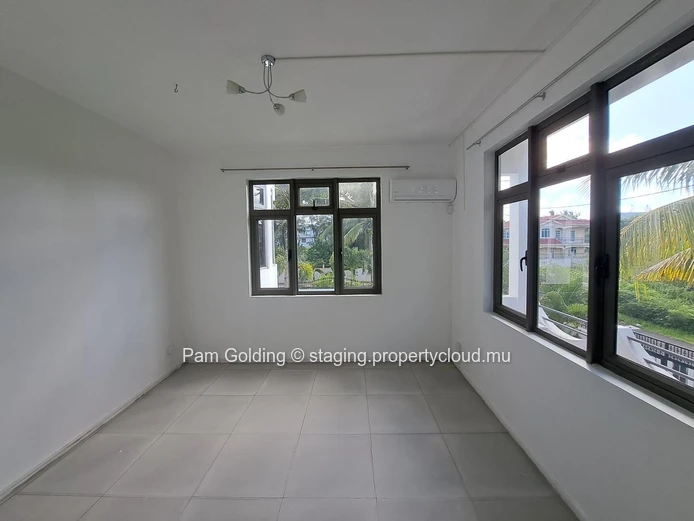 Trou aux Biches - Appartement à vendre - Pam Golding Mauritius