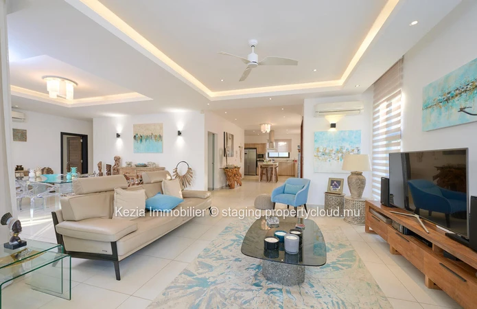 Intimate Contemporary Villa
