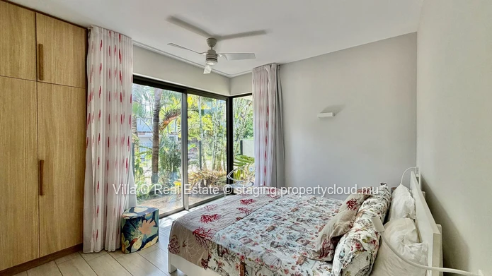 Sublime turquoise sea view from this beautiful villa, its lovely terrace and gazebo with infinity pool, located in a ...