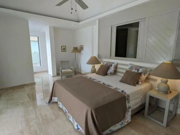 5 Bedroom Villa