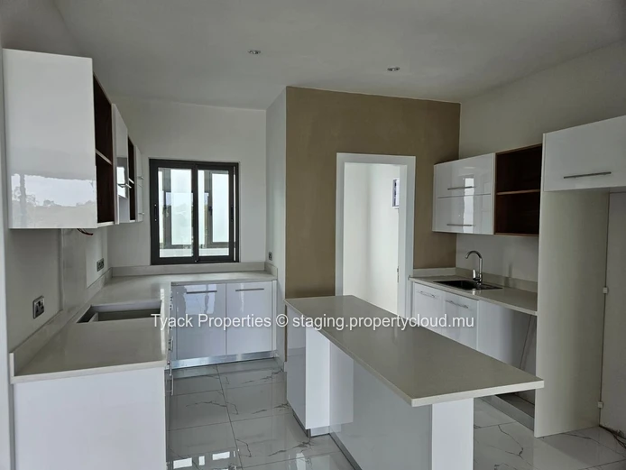 Contemporary Penthouse in Grand Baie – Exclusive R+2 Residence