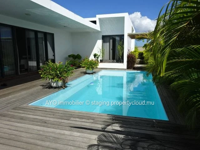 Villa neuve et moderne avec piscine proche centre de Grand Baie