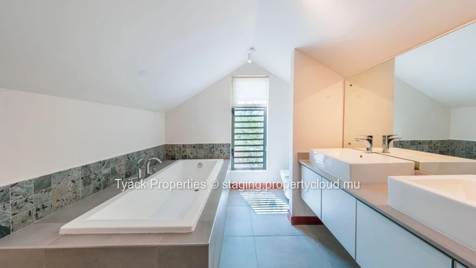 Luxury 4-Bedroom Villa for Sale in Tamarin – RES Scheme