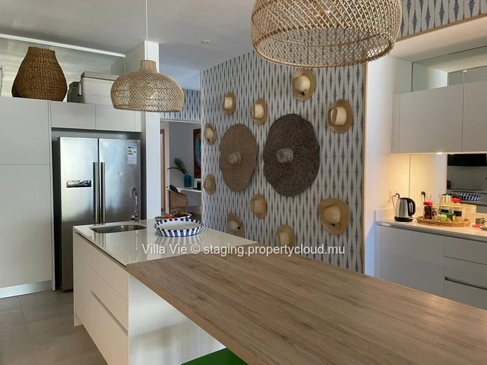 Péreybère - Sublime 3 bedroom ground floor, beachfront apartment with swimming pool (Sole Mandate)