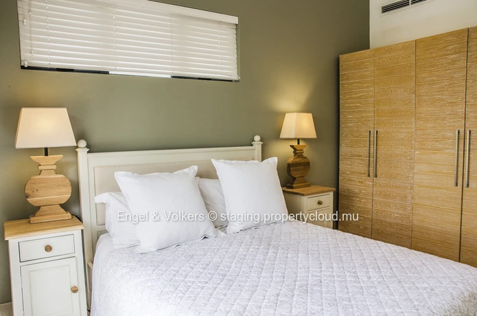 3-Bedroom Marina-Front Duplex with Splash Pool & Mountain views