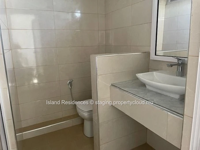 Stunning 300m² Calodyne Home with Office Space, Parking, and Rooftop Access