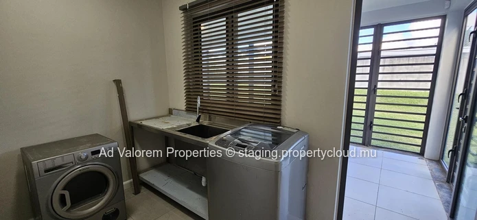 Charming house for rent in Floreal.