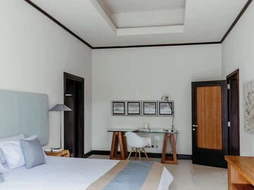 6 Bedroom House