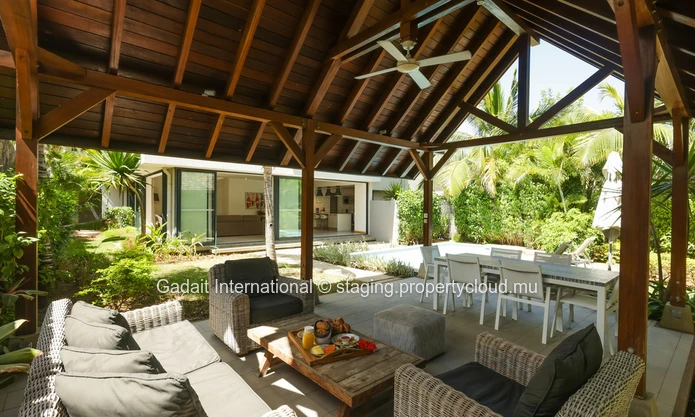 Villa de 4 chambres avec Services sur-mesure à vendre à Rivière Noire