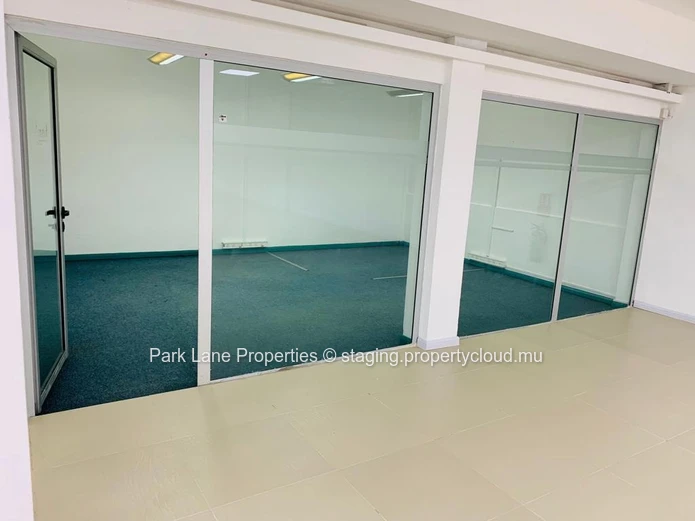 Commercial building with rental return strategically situated in Phoenix