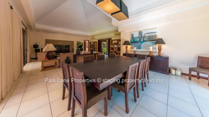 Villa de Prestige de 4 Chambres avec Piscine, Kiosk & Jardin au Tamarina Golf Estate