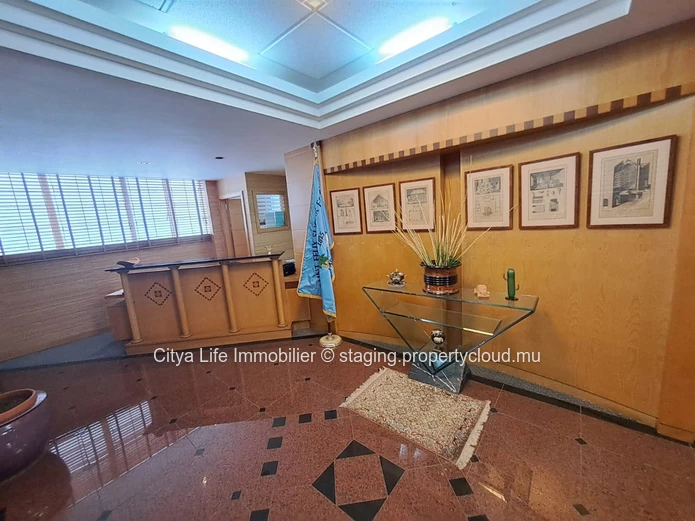 Office - 377 m²