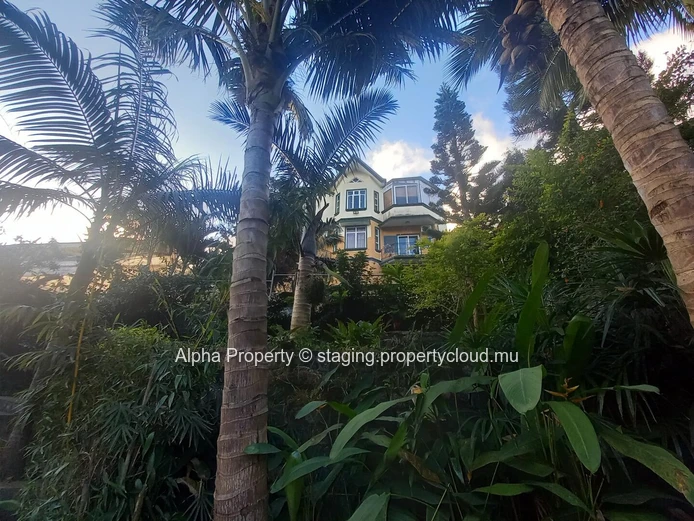 House of 350 m2 with River & Mountain Views for sale at Rs 30M