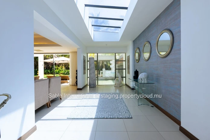 Villa PDS à vendre à Péreybère, 416m², 3 chambres, piscine privée, Vue mer, Proche Golf, Meublé.