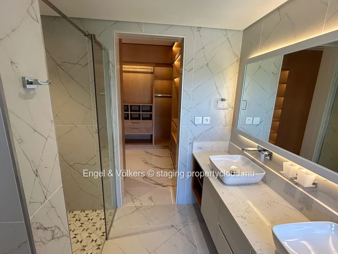Modern 4-Bedrooms Penthouse for Sale – Pointe aux Canonniers Private Rooftop Pool |
