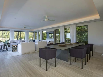 5 Bedroom Villa