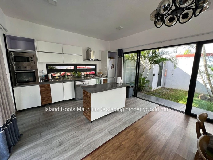 Charming single-storey villa for rent in Pereybere !